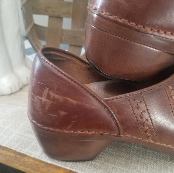Clogs - Picture 2 of 4